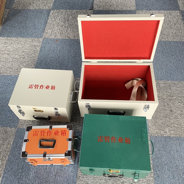 武强爆破工程作业箱如何选择？玻璃钢与传统材质的全面对比